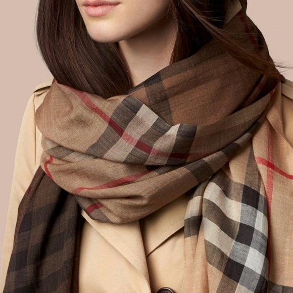 Burberry Rare Two Toned Ombre Brown & Tan Plaid Check Large Scarf - Picture 2 of 7